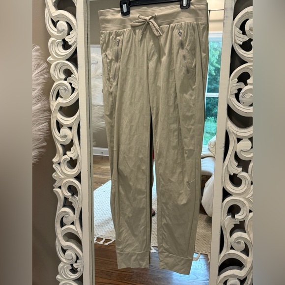 Women’s ATHLETA Trekkie North khaki joggers- Size 6 TALL - Picture 6 of 10